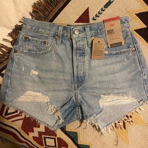 NWT 501 Levi High Rise - Size 26